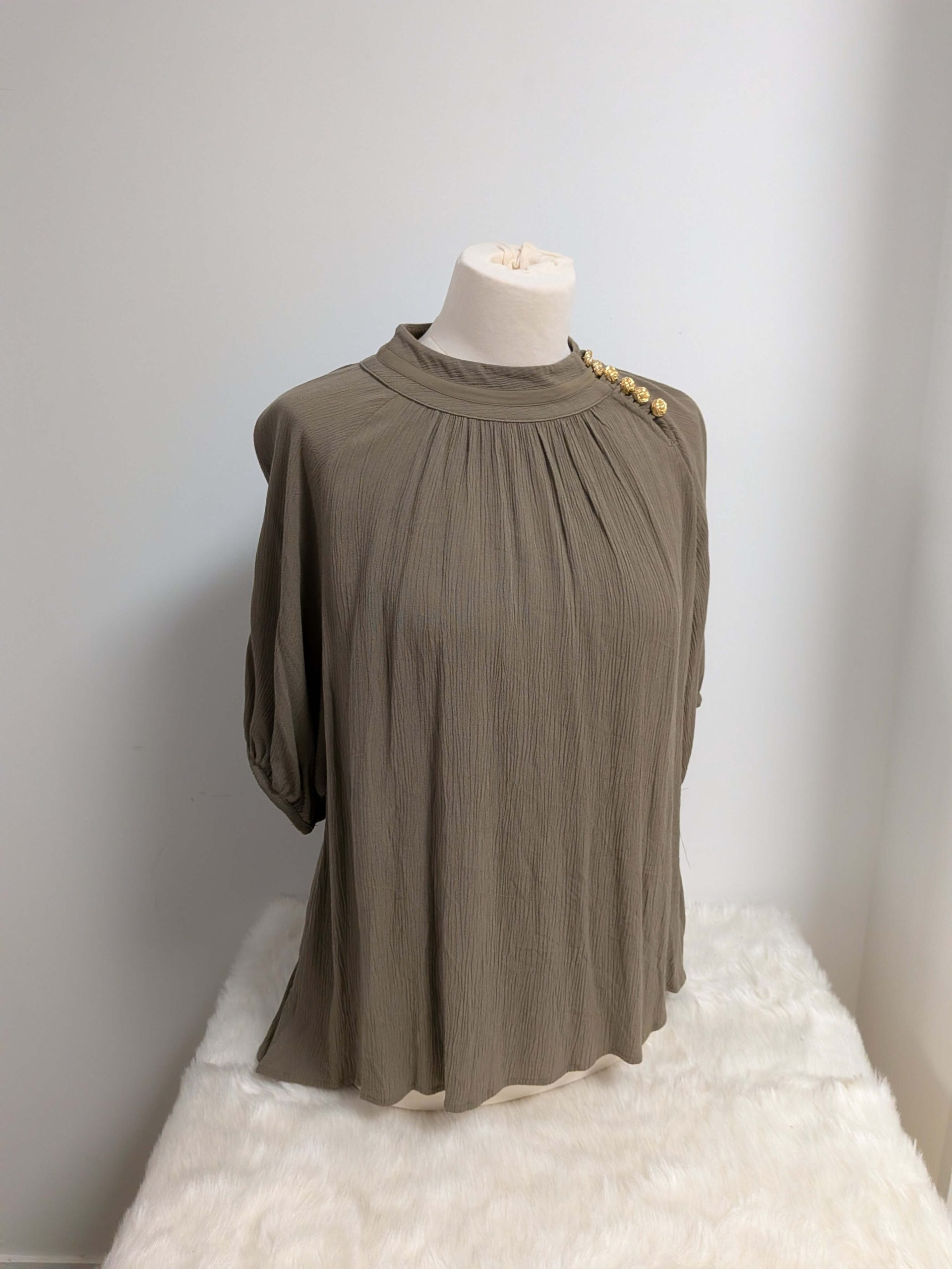 Tee-shirt femme kaki manches mi-longues conçu par FAIRE